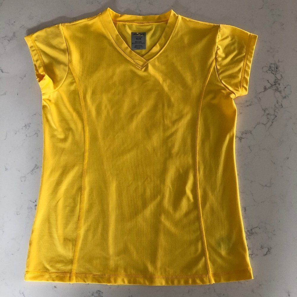 Sportek Platinum Casual Sht Slv V Neck Nylon Spandex Fitted Top Yellow Sz M NWOT